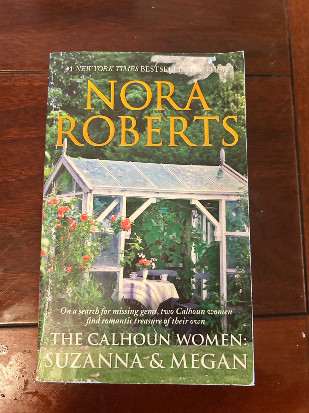 Nora Roberts - The Calhoun Women: Suzanna & Megan (Green Cover)